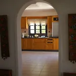 Layla וילה קיירניה