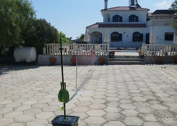 Layla Βίλα Κερύνεια